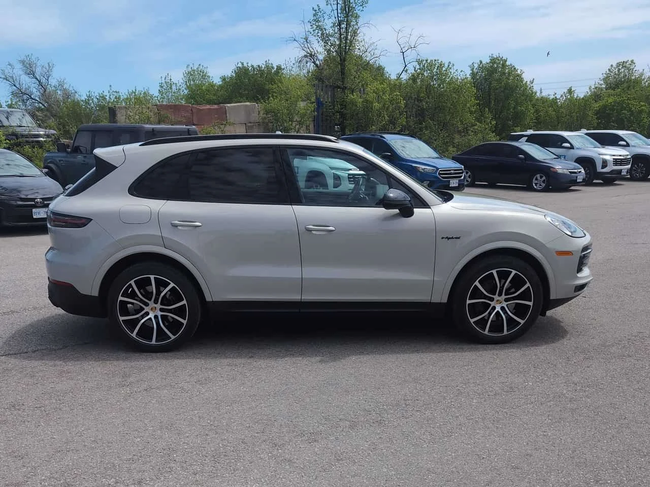 Porsche Cayenne E Hybrid / MATRIX / BOSE / CARFAX/ АВТОКРЕДИТ, снимка 3 - Автомобили и джипове - 54687506