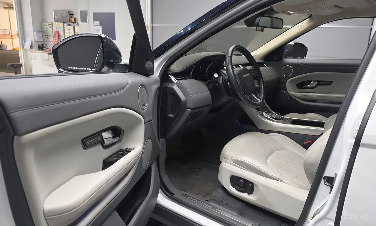 Land Rover Range Rover Evoque 2.0 TD4, снимка 10 - Автомобили и джипове - 54699851