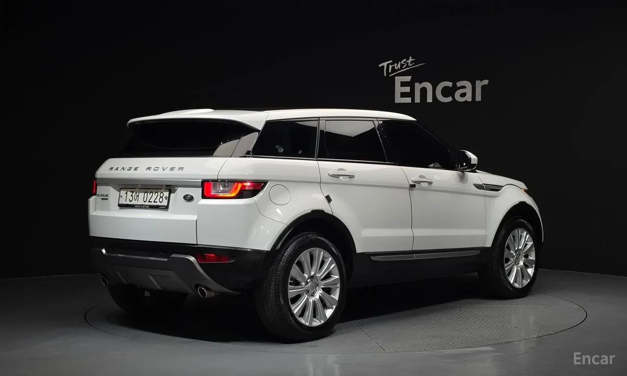 Land Rover Range Rover Evoque 2.0 TD4, снимка 2 - Автомобили и джипове - 54699851