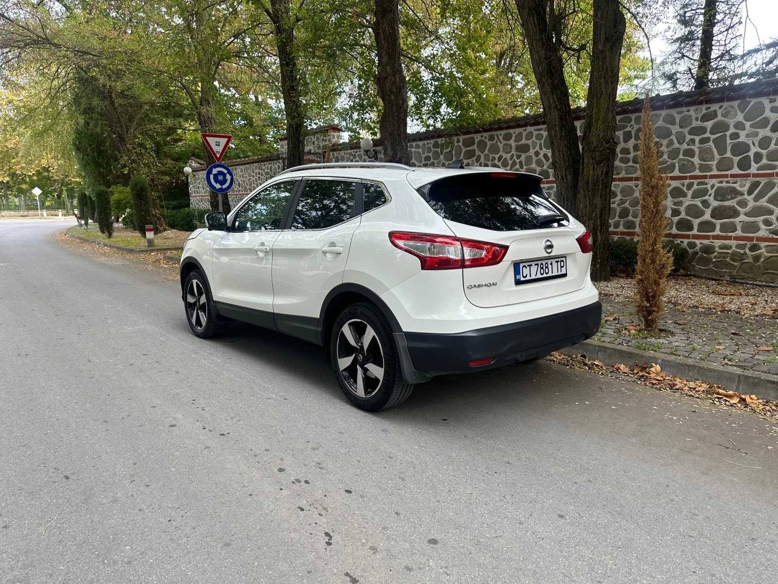 Nissan Qashqai, снимка 4 - Автомобили и джипове - 56645191