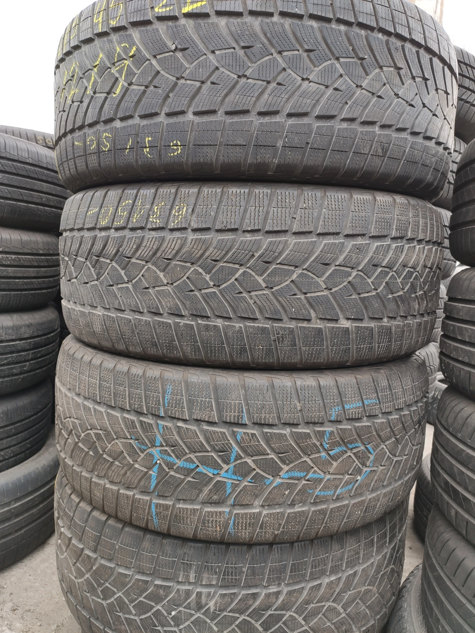 Гуми Зимни 275/45R21, снимка 6 - Гуми и джанти - 54000907