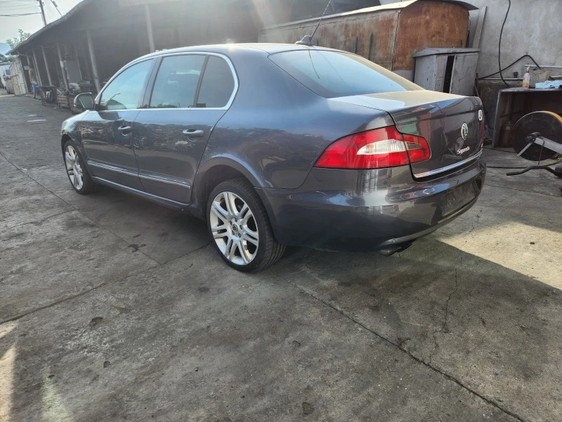 Skoda Superb 2.0tdi, снимка 9 - Автомобили и джипове - 42208829