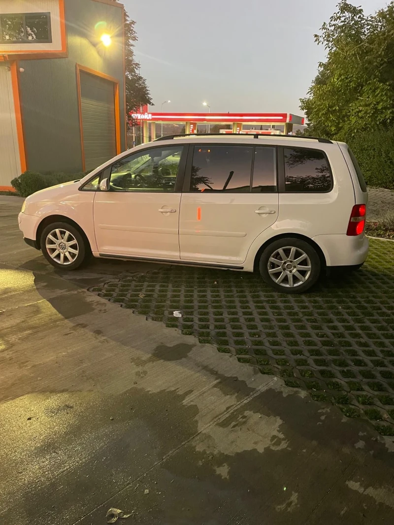 VW Touran 1.9, снимка 5 - Автомобили и джипове - 47681682