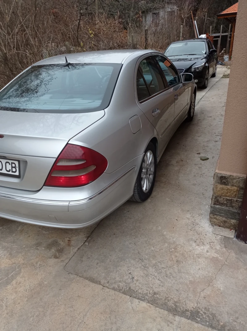 Mercedes-Benz E 270, снимка 6 - Автомобили и джипове - 48551292