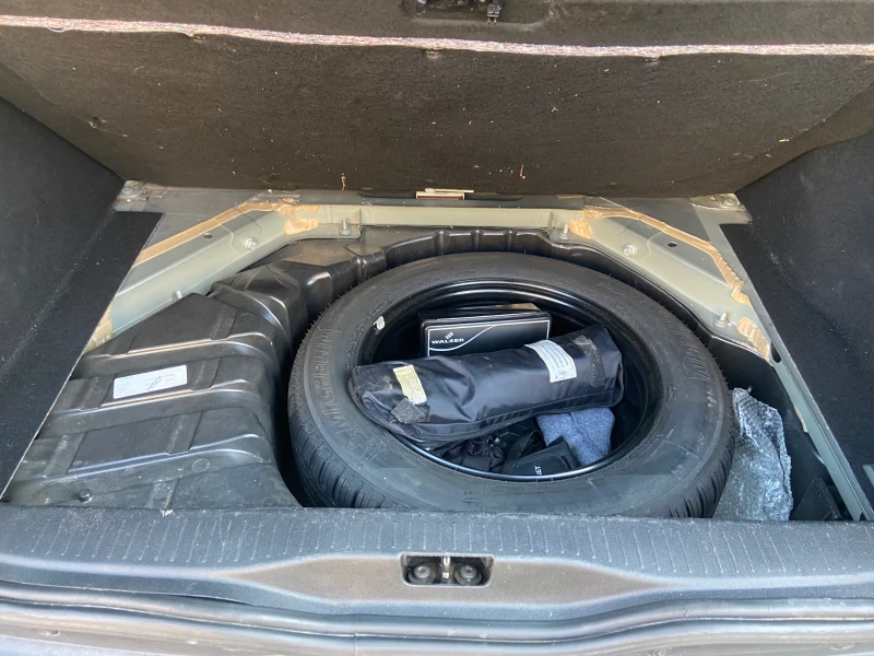 Renault Scenic BOSE, снимка 9 - Автомобили и джипове - 52642337