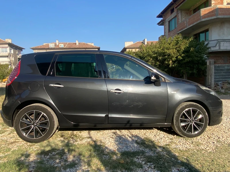 Renault Scenic BOSE, снимка 3 - Автомобили и джипове - 52642337