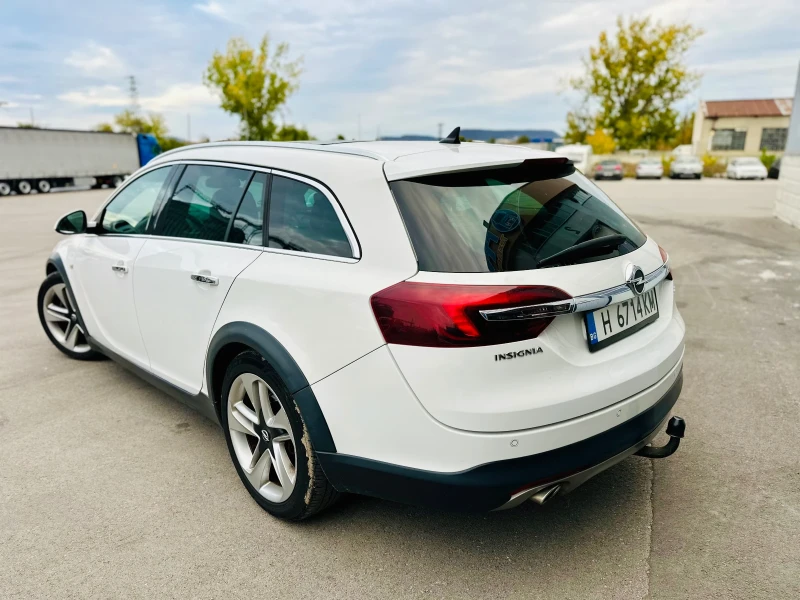 Opel Insignia 2.0BiTurboSPORT TOURER, снимка 5 - Автомобили и джипове - 51880471
