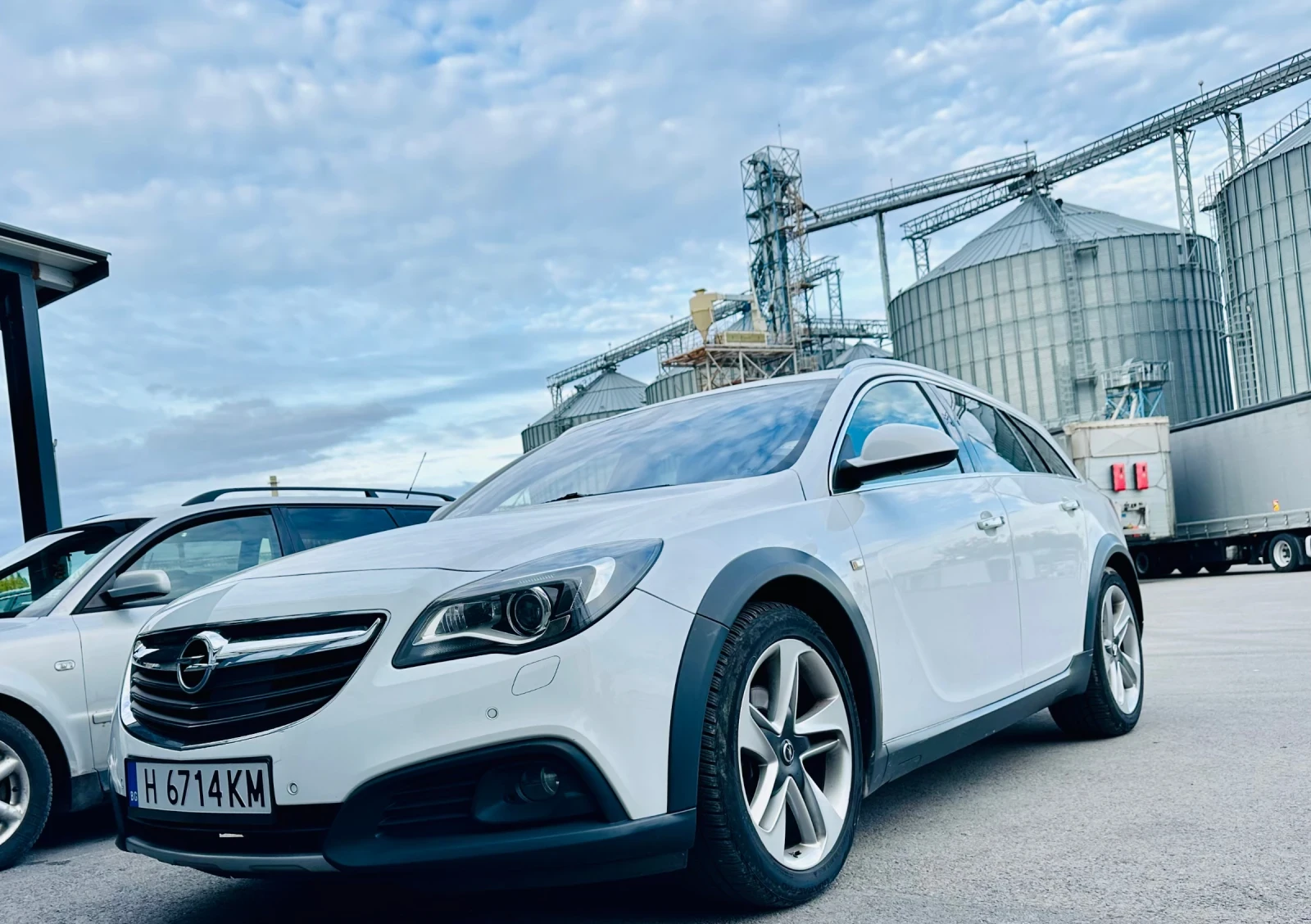Opel Insignia 2.0BiTurboSPORT TOURER, снимка 1