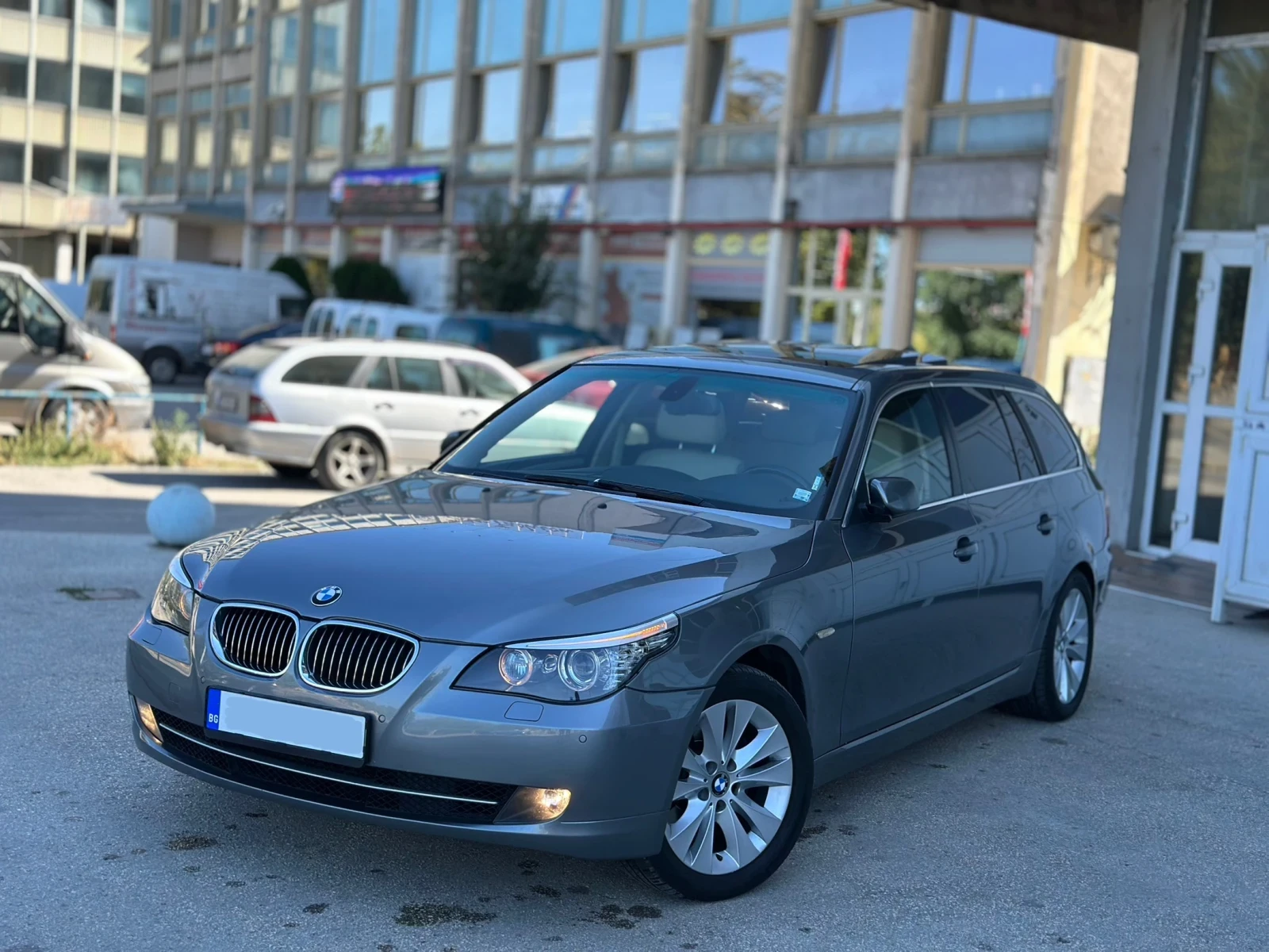 BMW 530 530xd / FACE / CiC NAVI / PANORAMA  - изображение 3