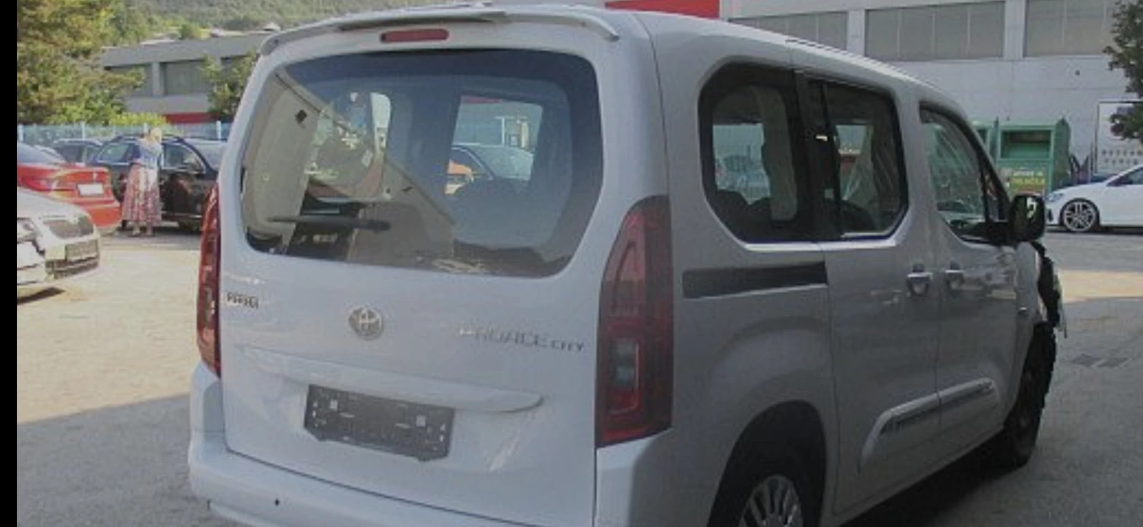 Toyota Proace City Verso 1.2I HYBRID - изображение 3
