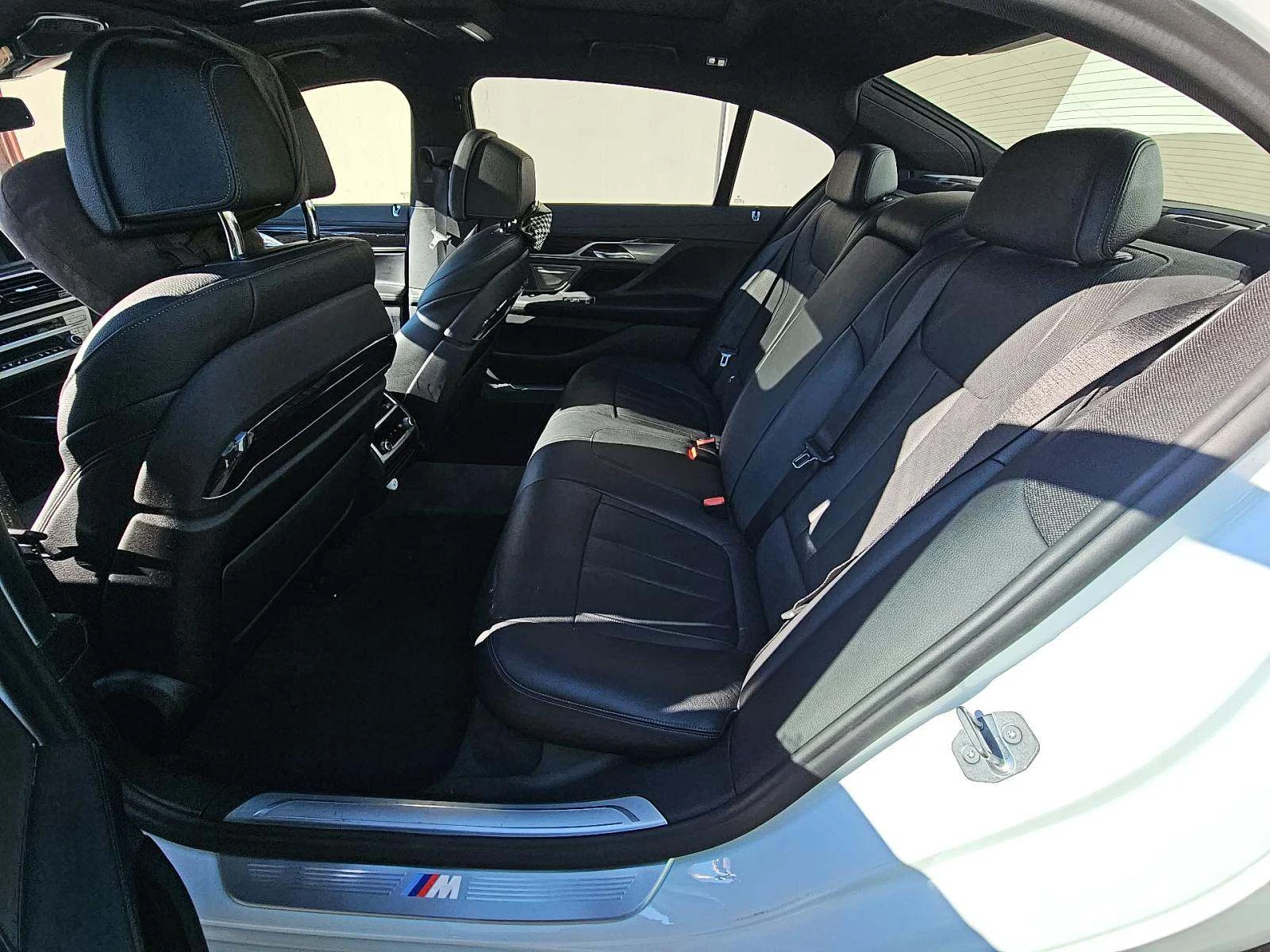 BMW 740 2020* M-PACK* BLACK OPTIC* PANO* * AMBIENT* H | Mobile.bg   12