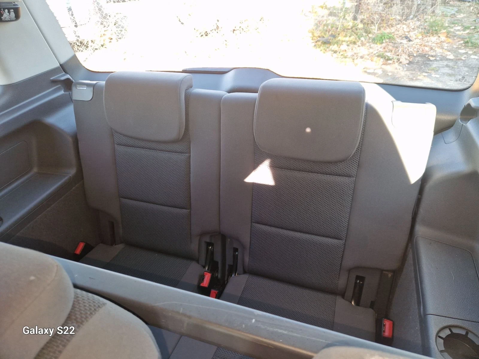 VW Touran 1.6 TDI  SPORT / 7  | Mobile.bg   12