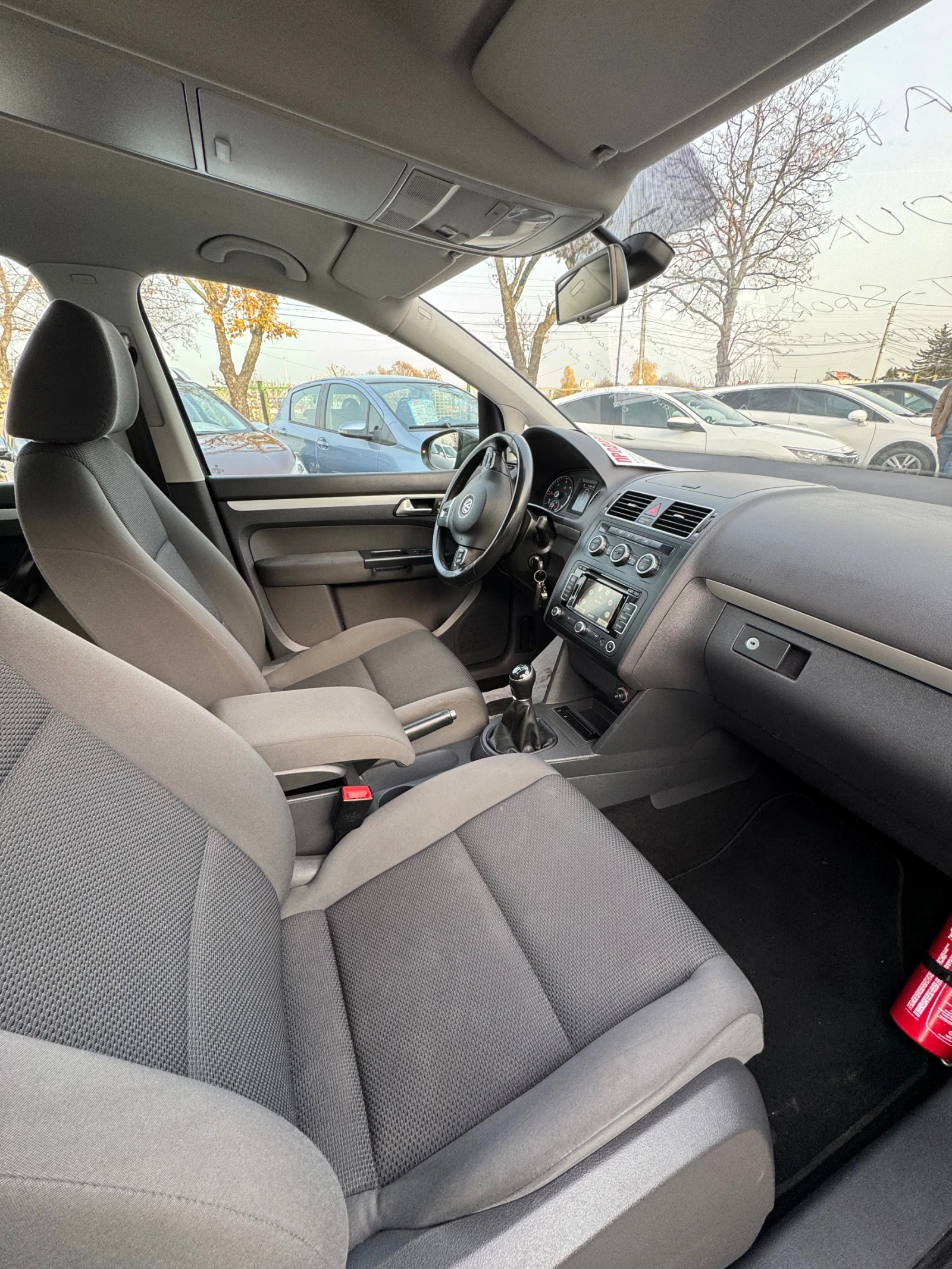 VW Touran TDI  SPORT / 7  | Mobile.bg   11