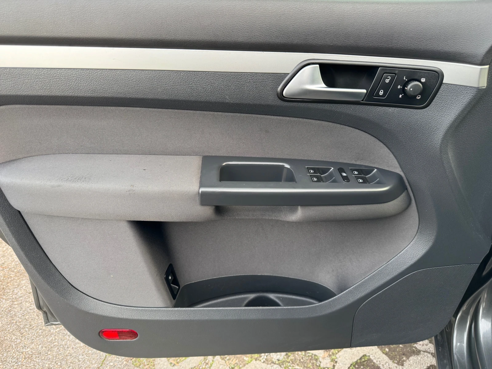 VW Touran TDI  SPORT / 7  | Mobile.bg   8