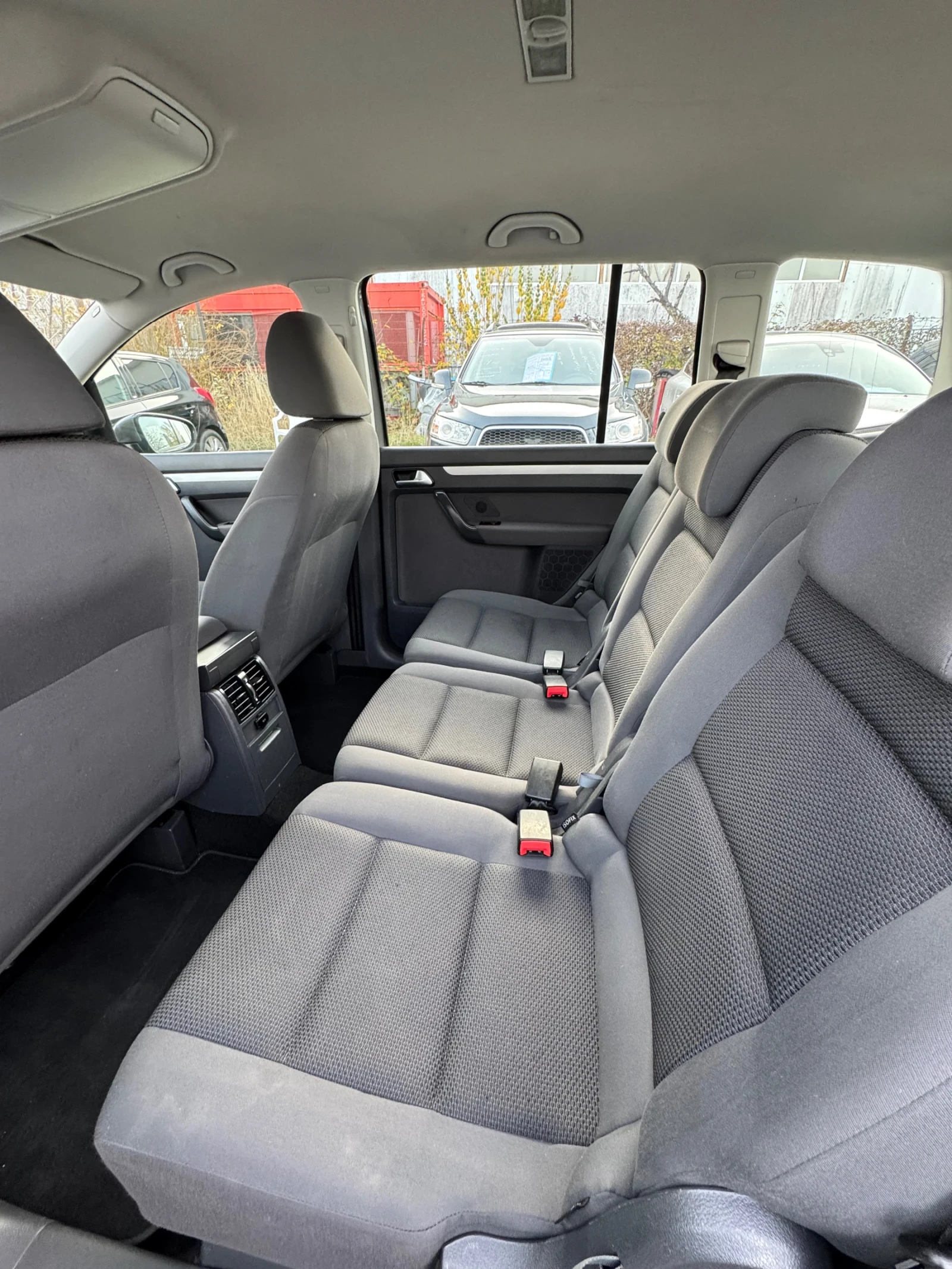 VW Touran TDI  SPORT / 7  | Mobile.bg   12