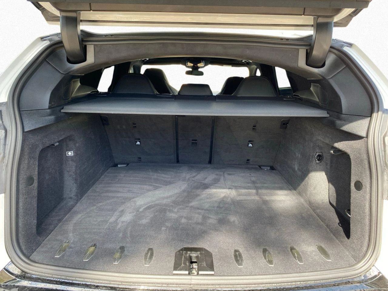 BMW XM V8 PLUG-IN HYBRID CARBON B&W HEAD UP 360 CAMERA | Mobile.bg   14