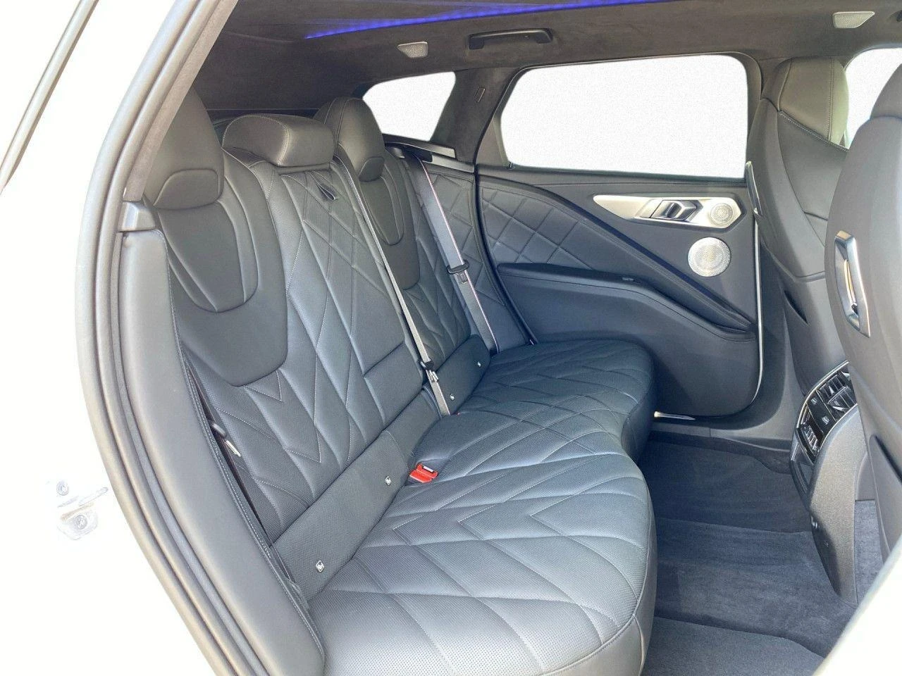 BMW XM V8 PLUG-IN HYBRID CARBON B&W HEAD UP 360 CAMERA | Mobile.bg   13