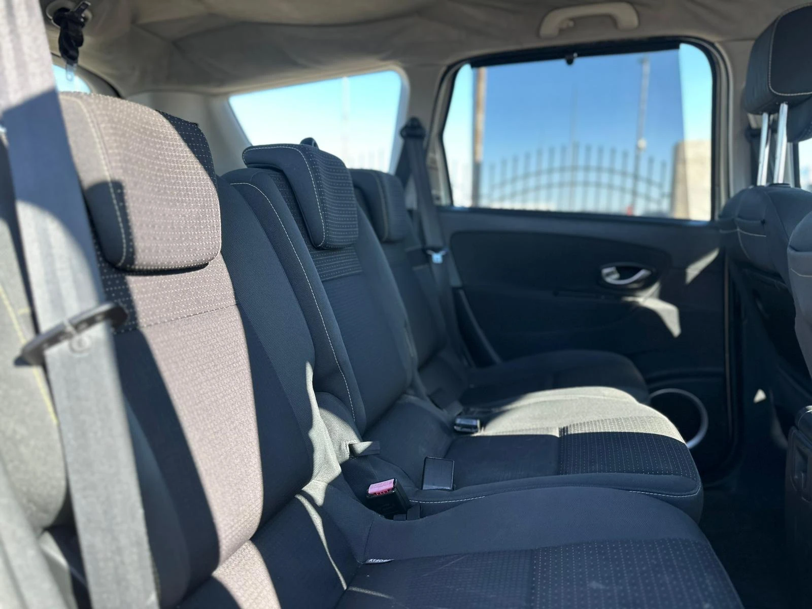 Renault Scenic / 1.5D / 110 HP / 6+ 1 / EURO 5 / - изображение 10