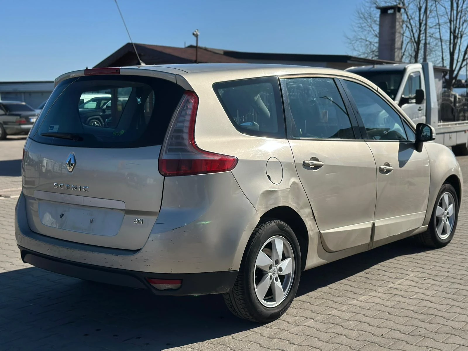 Renault Scenic / 1.5D / 110 HP / 6+ 1 / EURO 5 / - изображение 5
