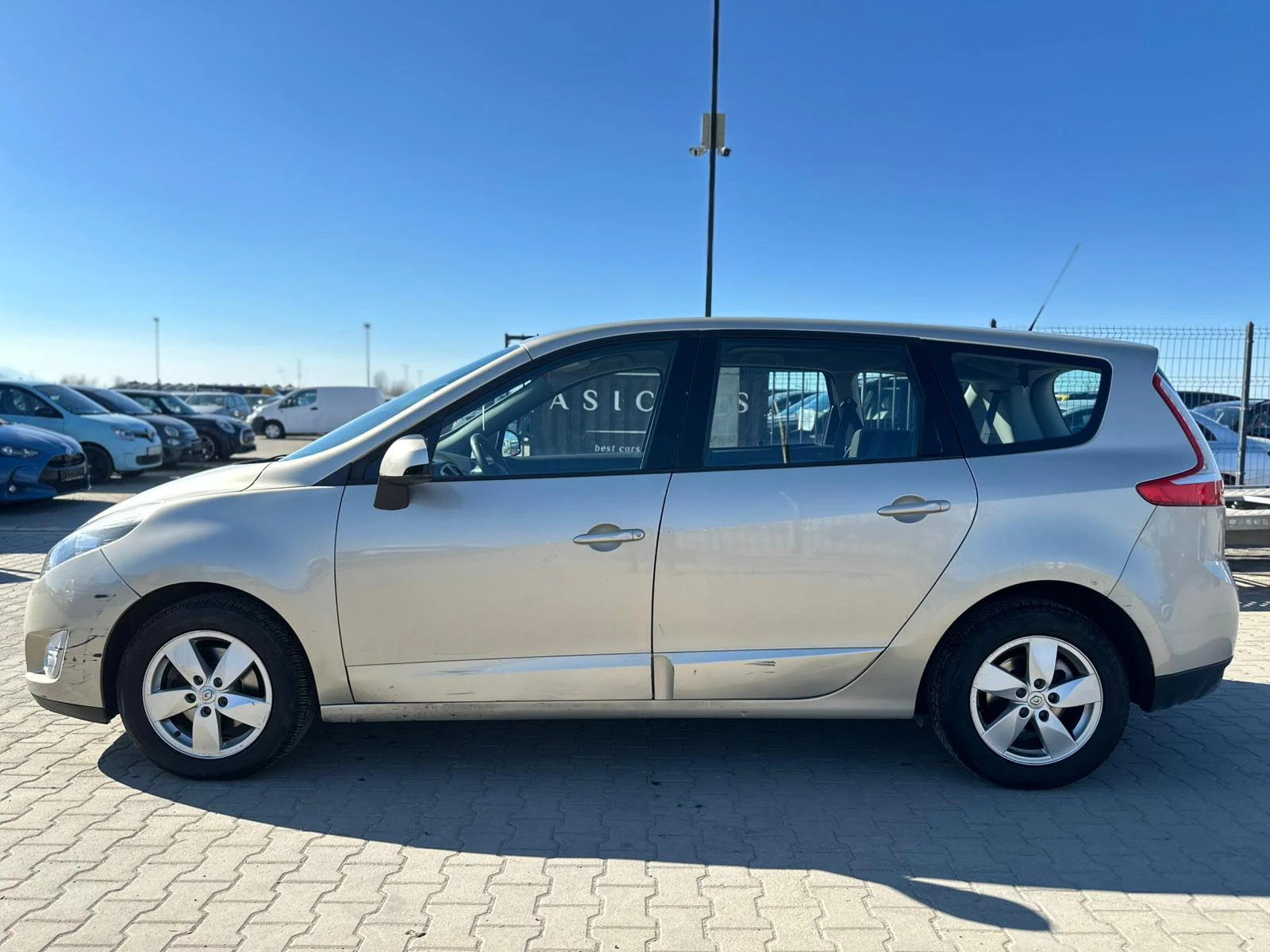 Renault Scenic / 1.5D / 110 HP / 6+ 1 / EURO 5 / - изображение 2