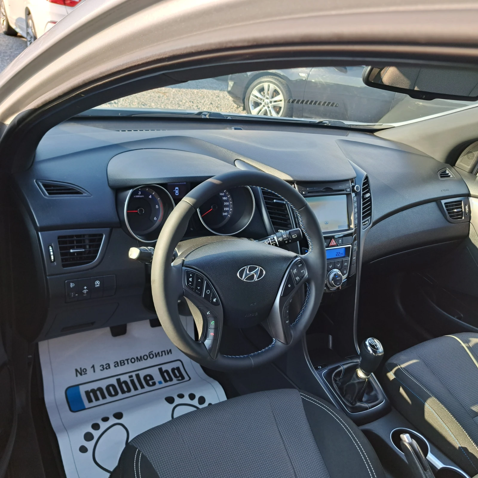 Hyundai I30  1.6 CRDi 5P Go!* Navi* Led* Camera* Отличен!, снимка 9 - Автомобили и джипове - 54798366