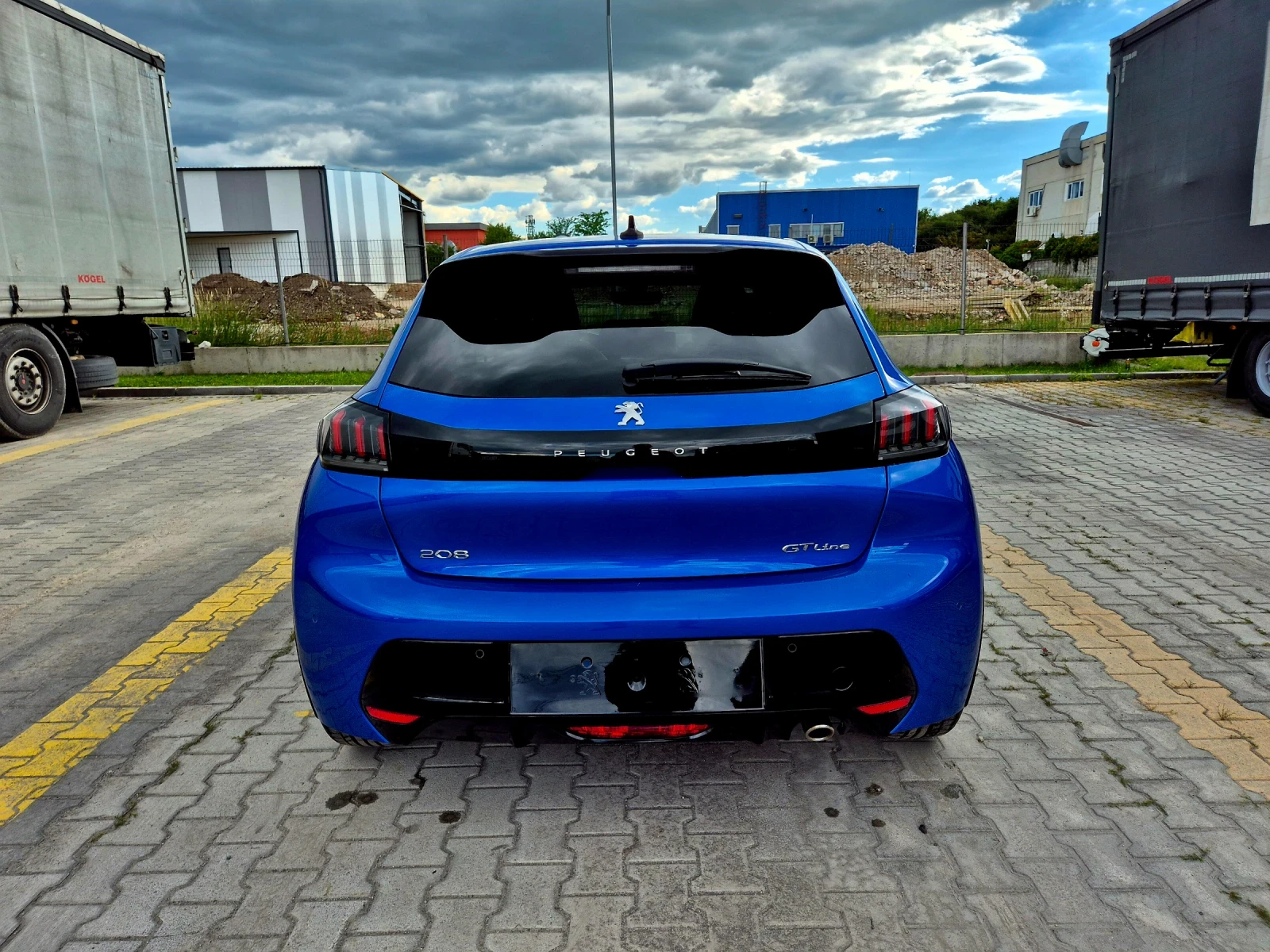 Peugeot 208 1.2 GT Line, снимка 3 - Автомобили и джипове - 54895060