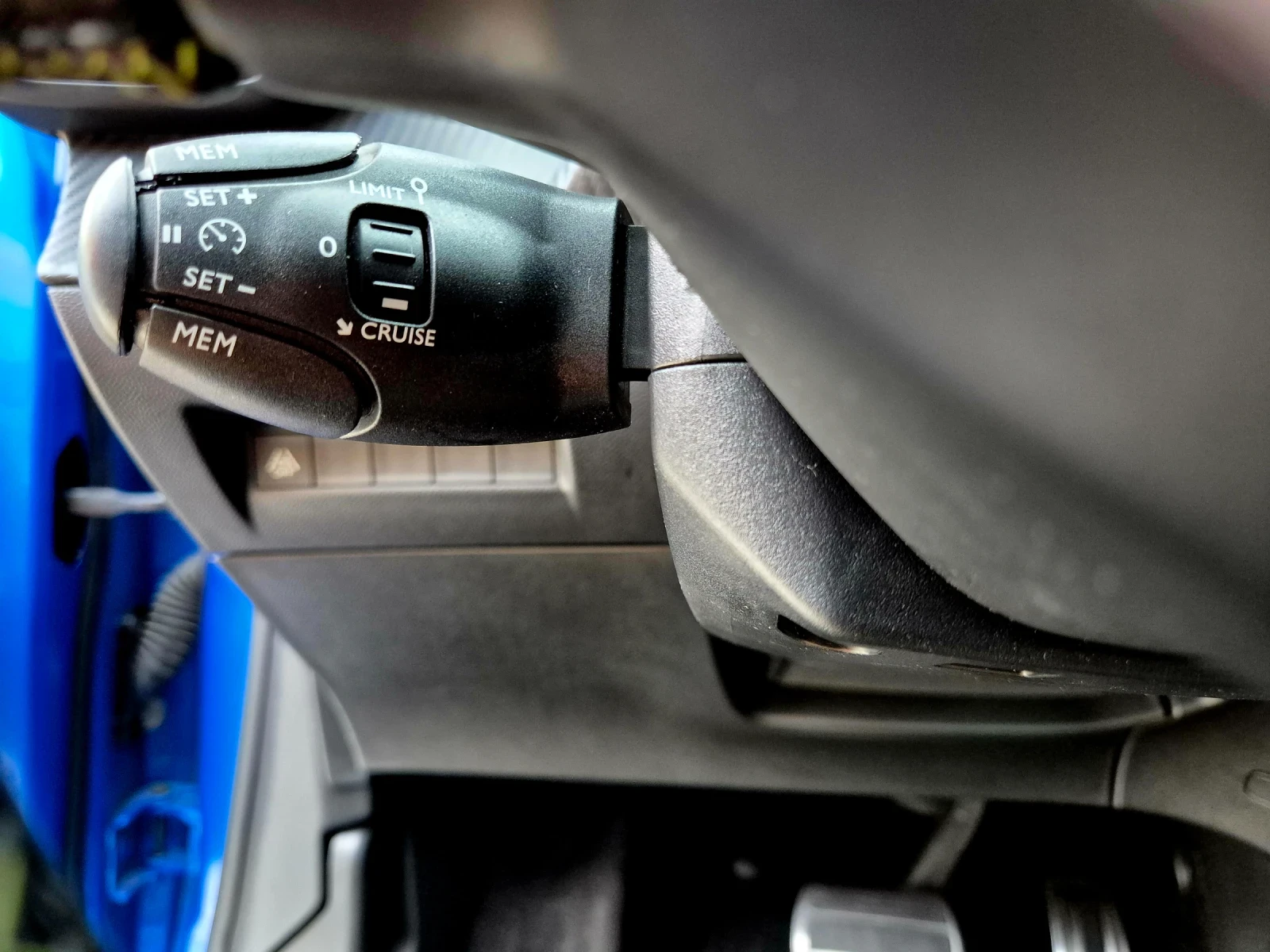 Peugeot 208 1.2 GT Line, снимка 8 - Автомобили и джипове - 54895060