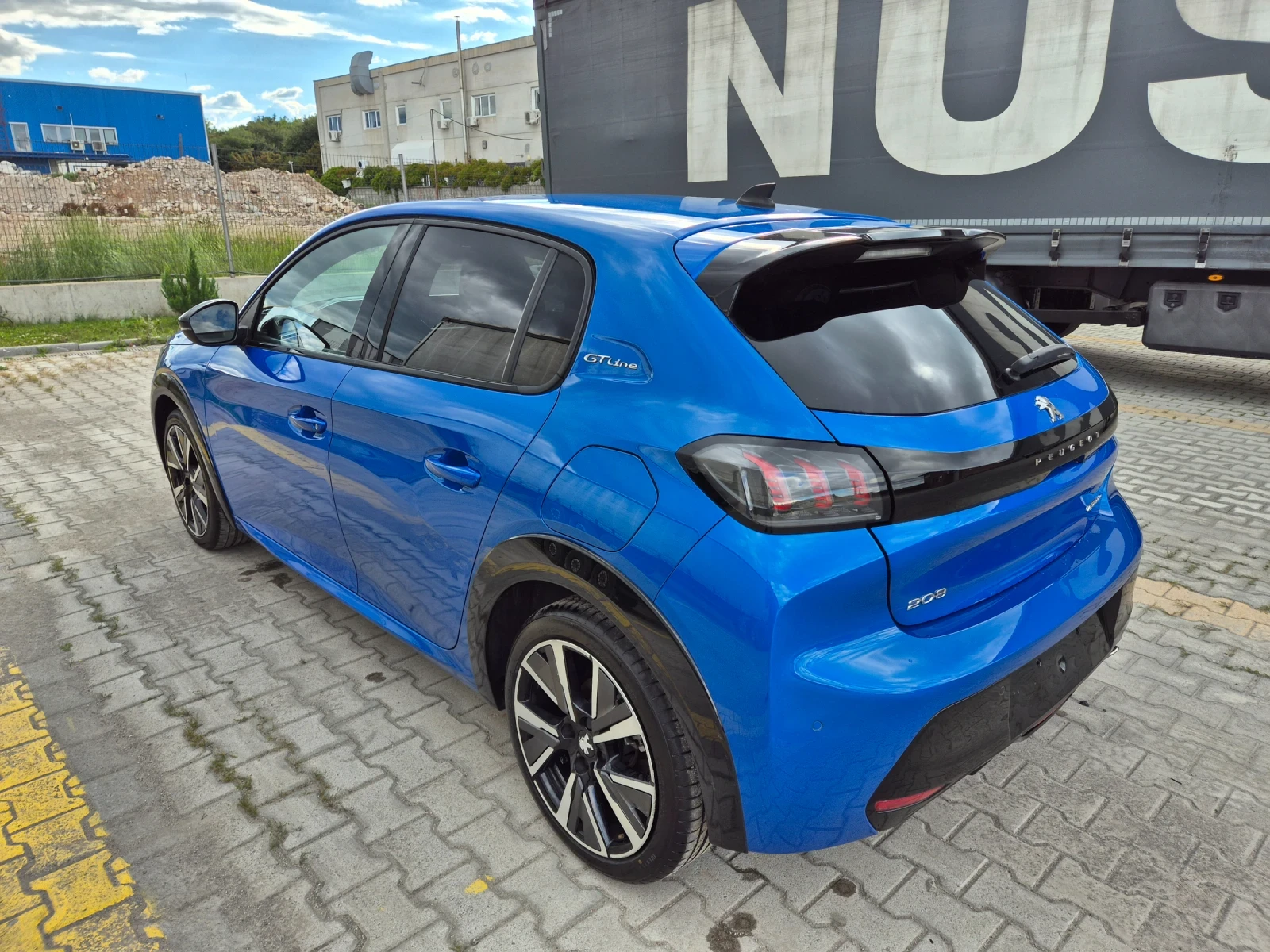 Peugeot 208 1.2 GT Line, снимка 2 - Автомобили и джипове - 54895060