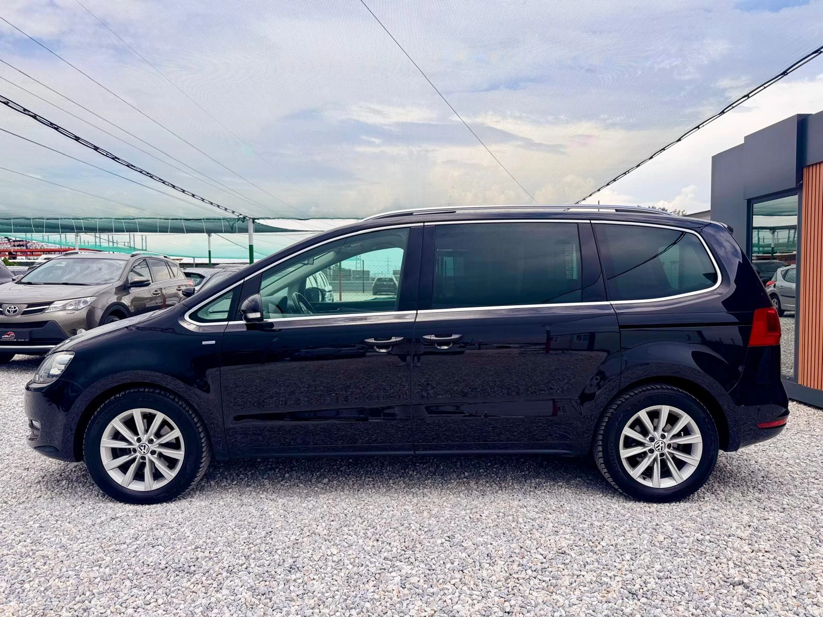 VW Sharan ::2.0TDI::MATCH::DSG::2 собственик, снимка 5 - Автомобили и джипове - 54962999