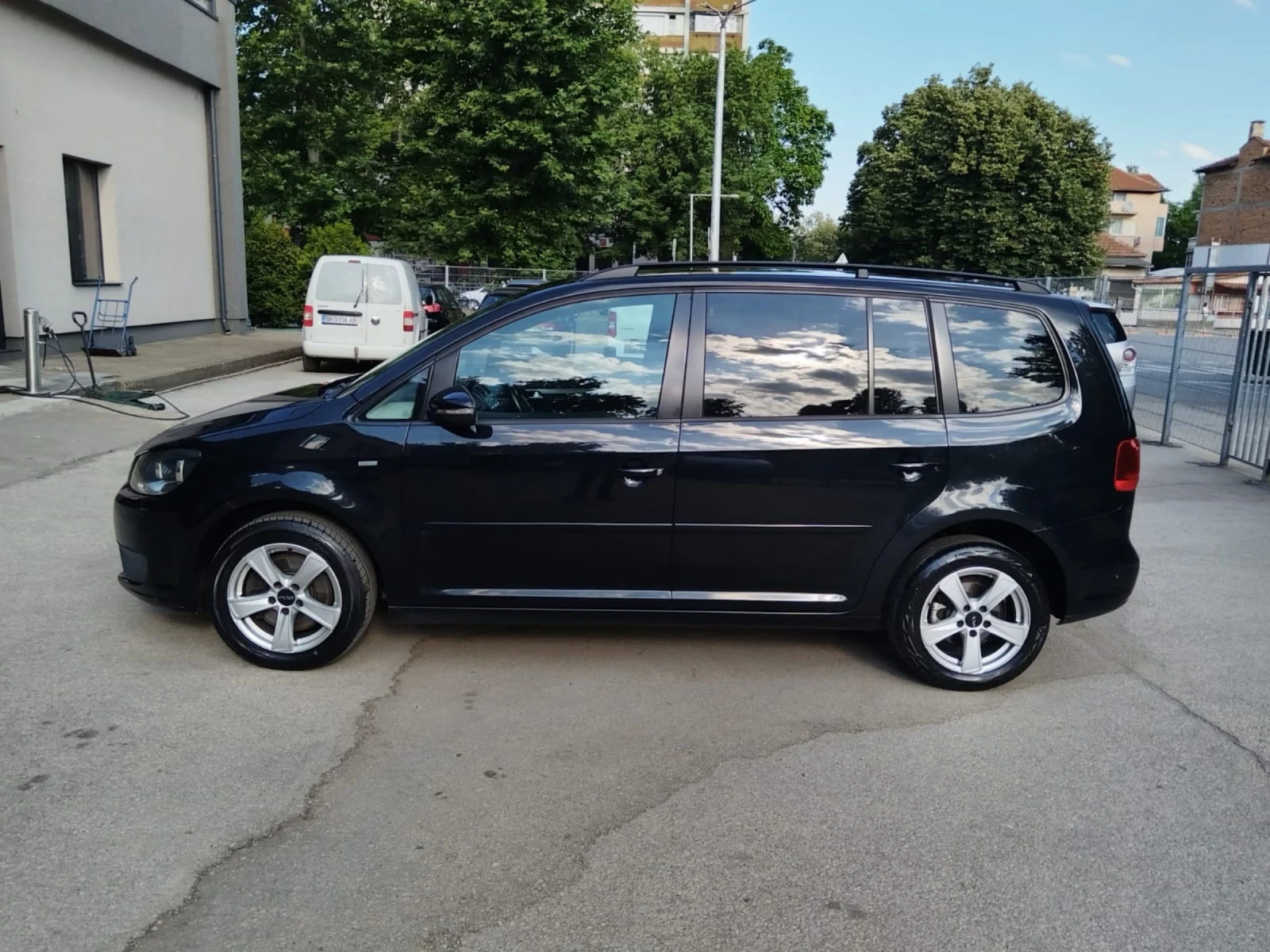 VW Touran 2.0 ������. 140 ��. | Mobile.bg � ����������� 2