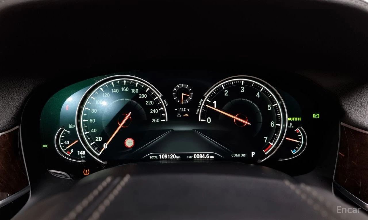 BMW 750 ДИСТРОНИК * ОБДУХВАНЕ * HEAD-UP * B&W, снимка 9 - Автомобили и джипове - 55187626