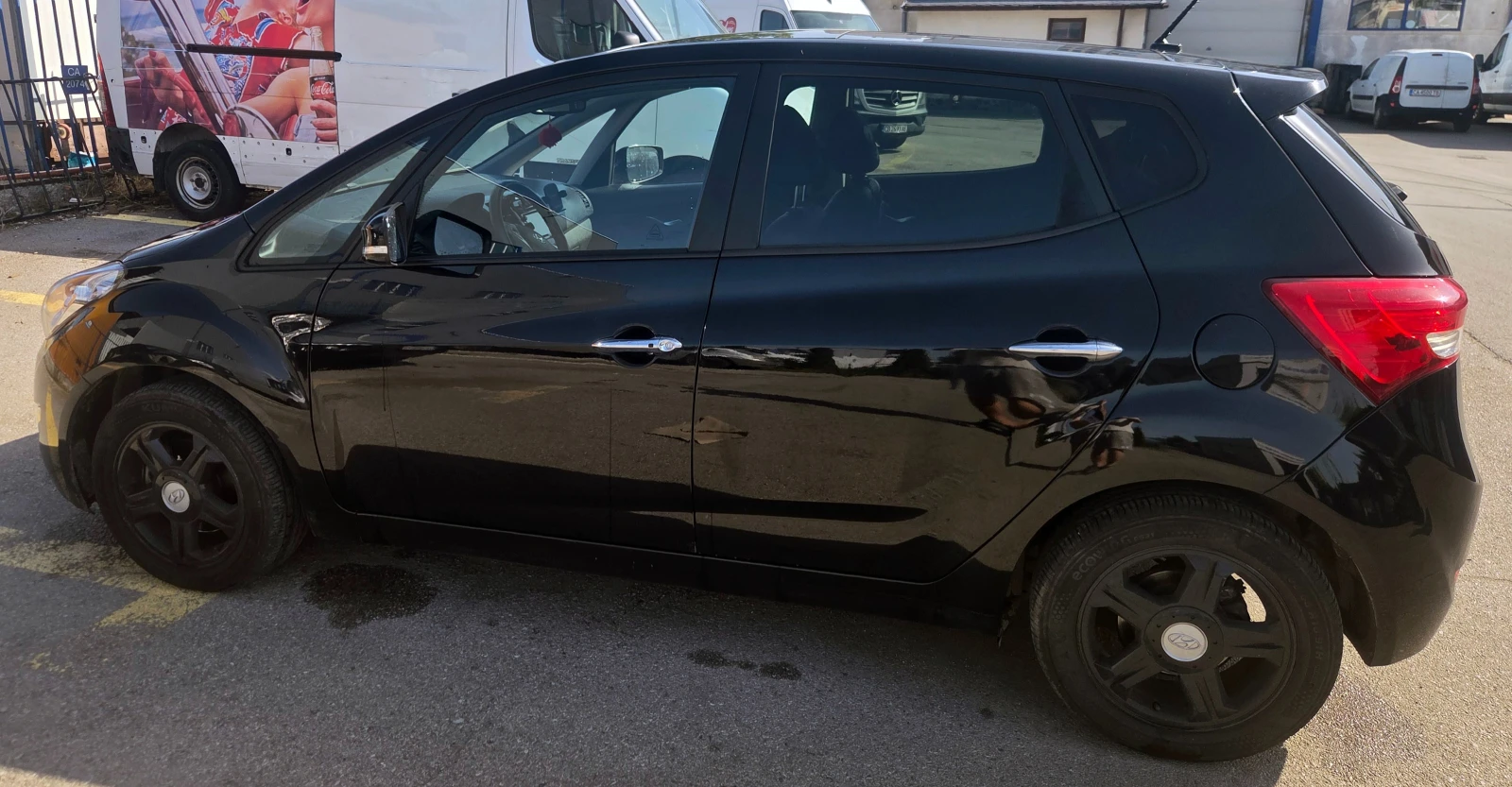 Hyundai Ix20 ПЕРФЕЙТНА, KeyLess, Панорма, Navi, снимка 2 - Автомобили и джипове - 55645929