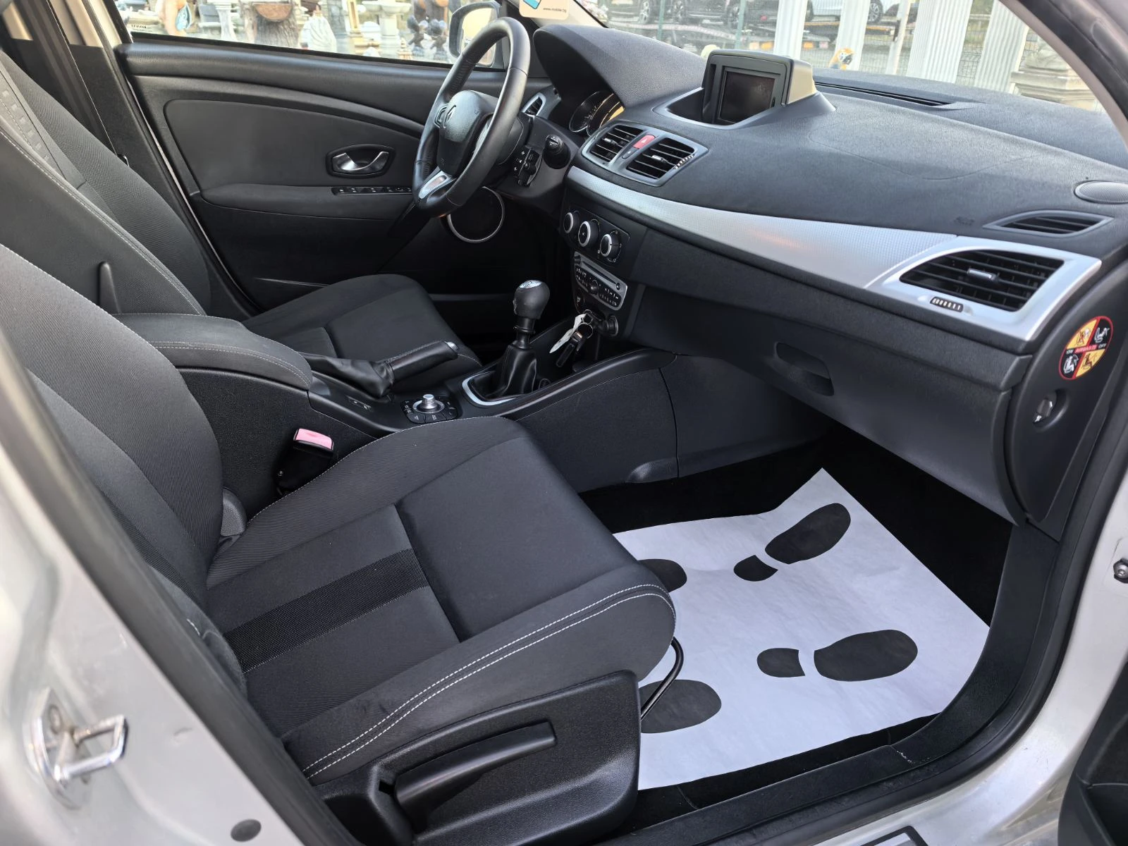 Renault Megane 1.5DCI, снимка 11 - Автомобили и джипове - 55805805