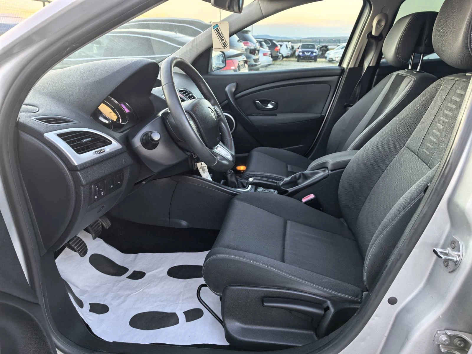 Renault Megane 1.5DCI, снимка 10 - Автомобили и джипове - 55805805