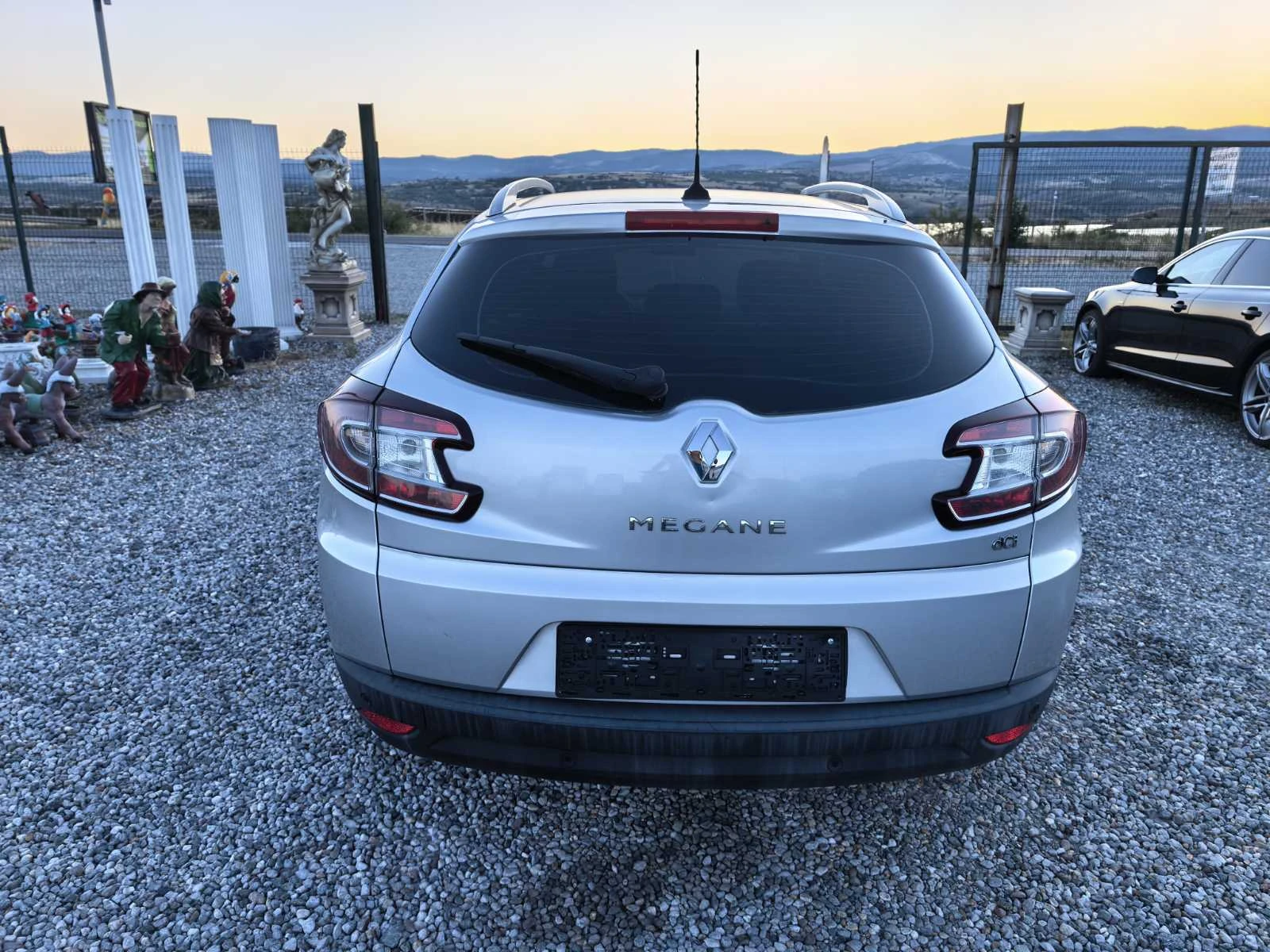 Renault Megane 1.5DCI, снимка 7 - Автомобили и джипове - 55805805