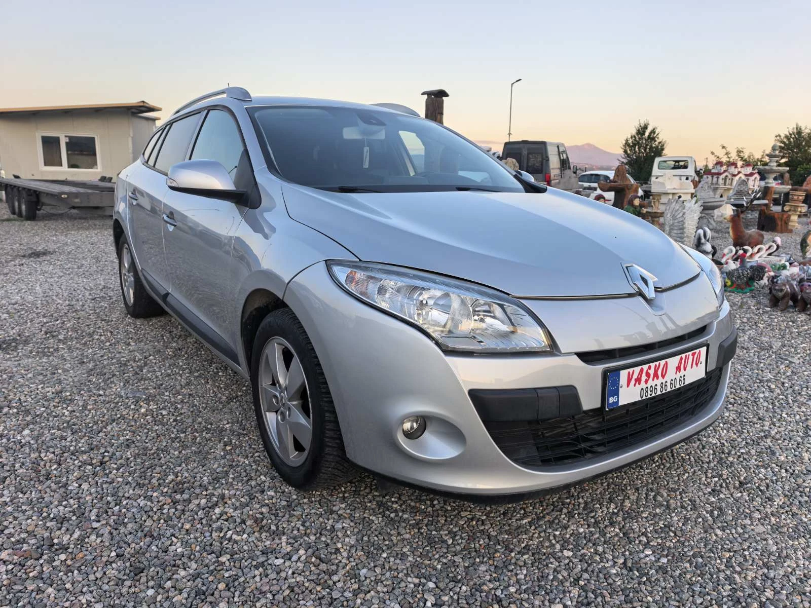 Renault Megane 1.5DCI, снимка 3 - Автомобили и джипове - 55805805