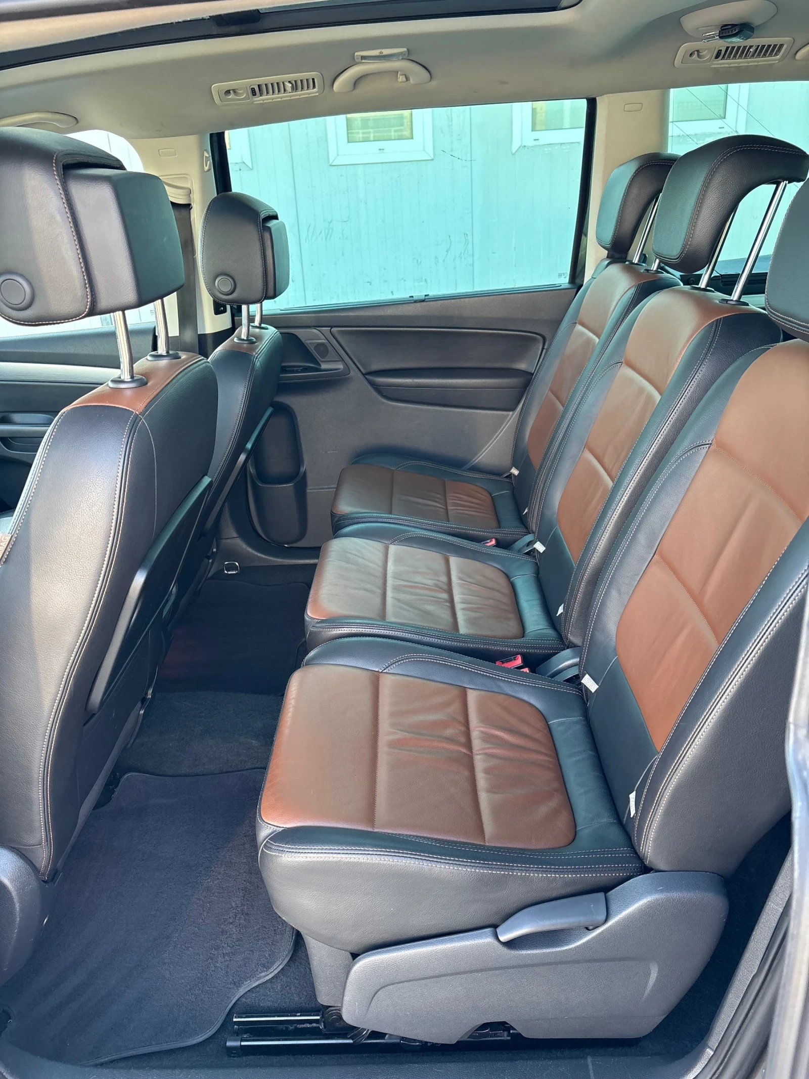 VW Sharan 2.0 TDI, снимка 10 - Автомобили и джипове - 56394654