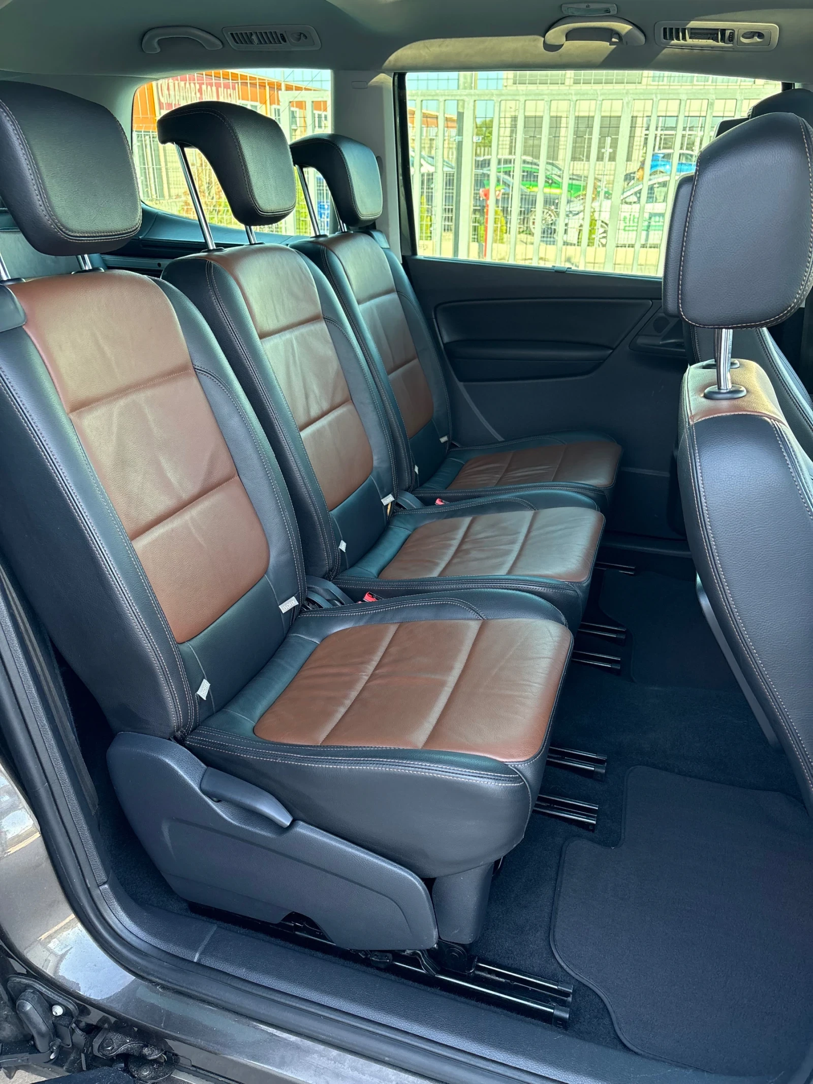VW Sharan 2.0 TDI, снимка 12 - Автомобили и джипове - 56394654