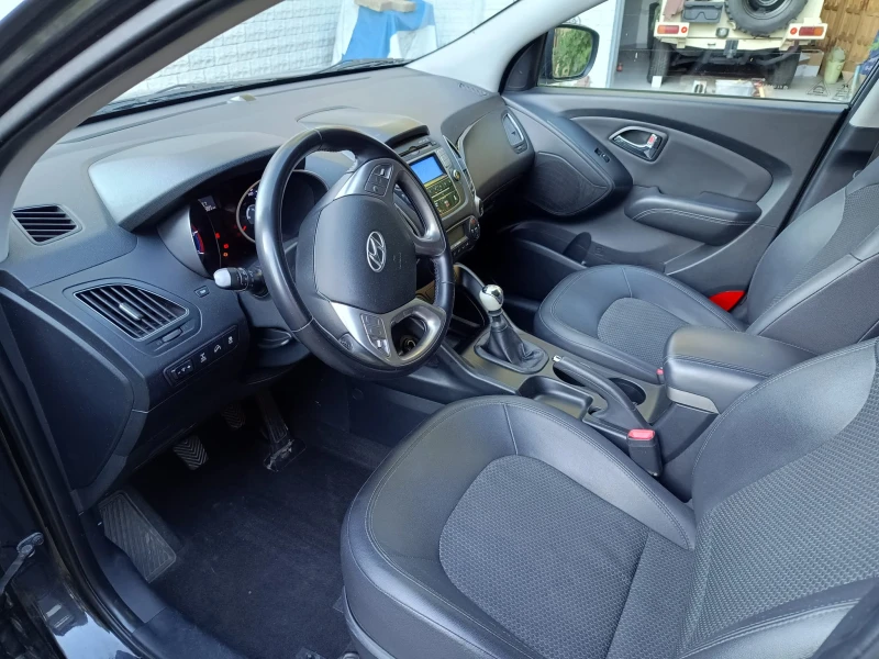 Hyundai IX35 2.0 CRDi, снимка 6 - Автомобили и джипове - 51661911