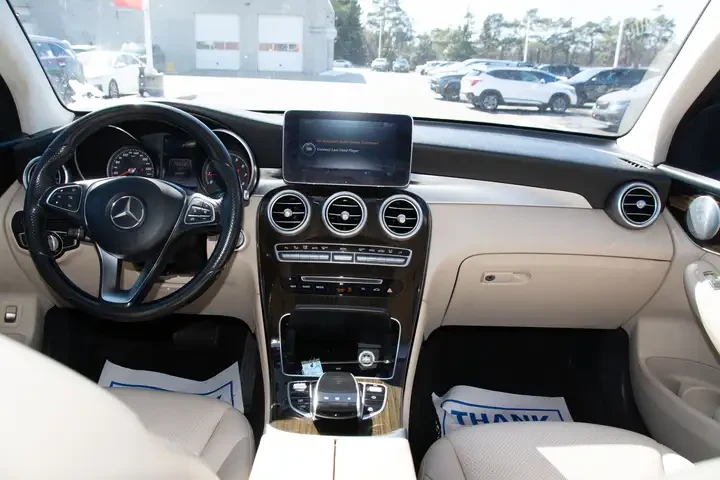Mercedes-Benz GLC 300 BURMESTER| LANE ASSIST| ПАМЕТ| ПАНОРАМА, снимка 6 - Автомобили и джипове - 54356879