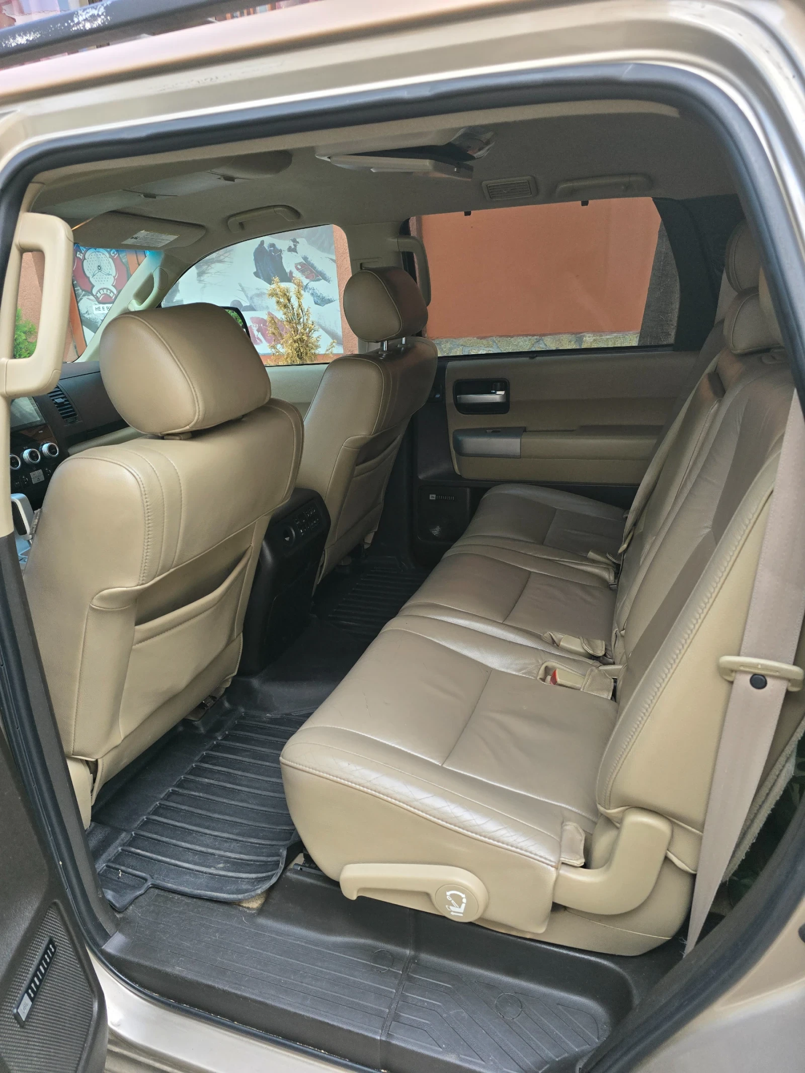 Toyota Sequoia Limited 7+ 1 ГАЗ БЕНЗ - изображение 9