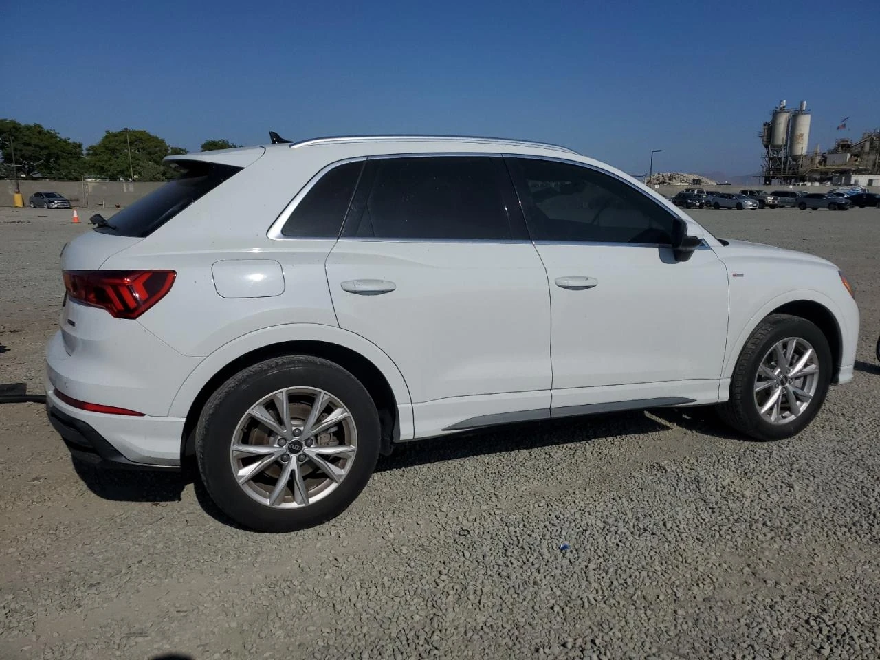 Audi Q3  PREMIUM S LINE 45 - изображение 4