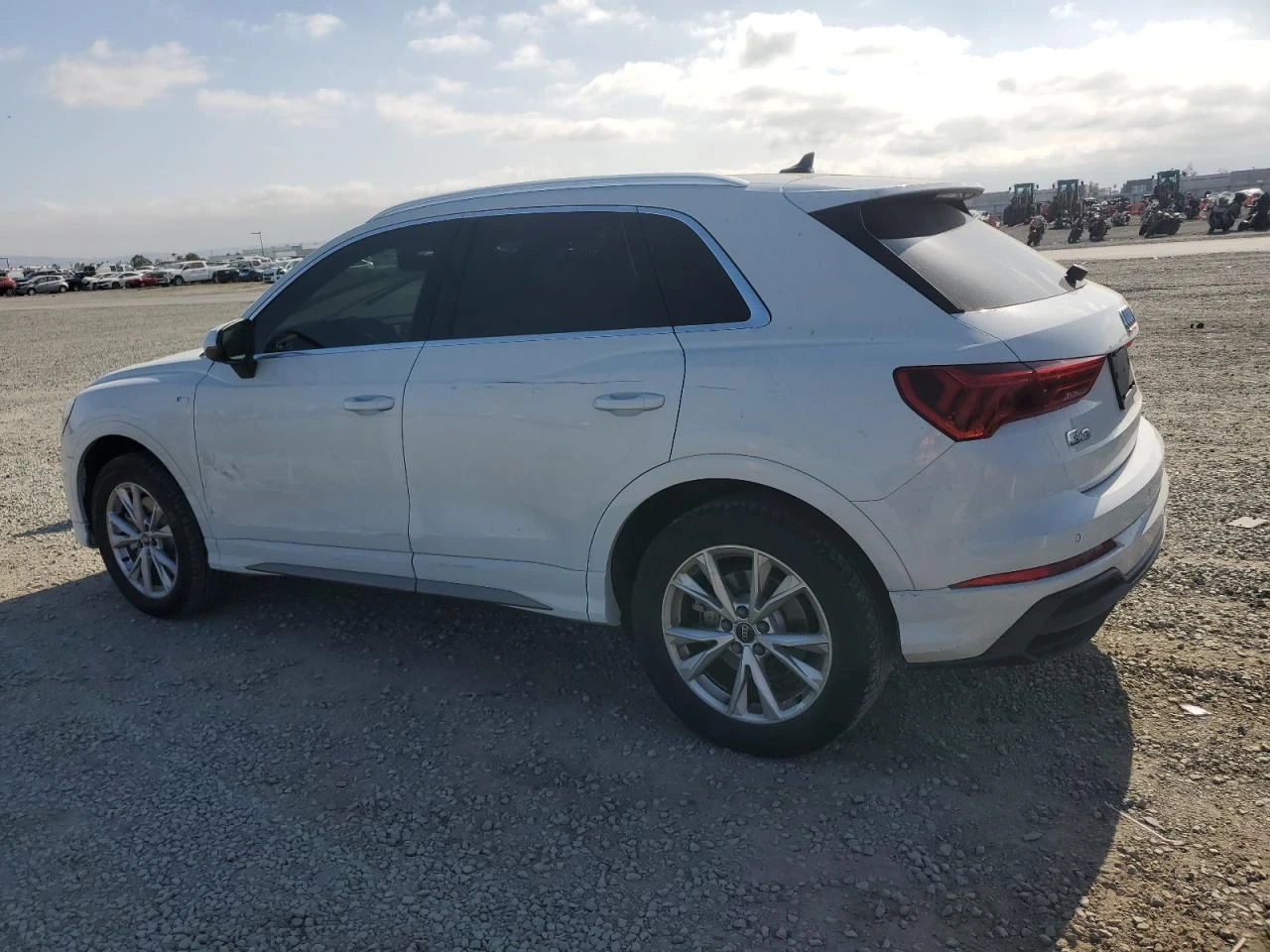 Audi Q3  PREMIUM S LINE 45 - изображение 3