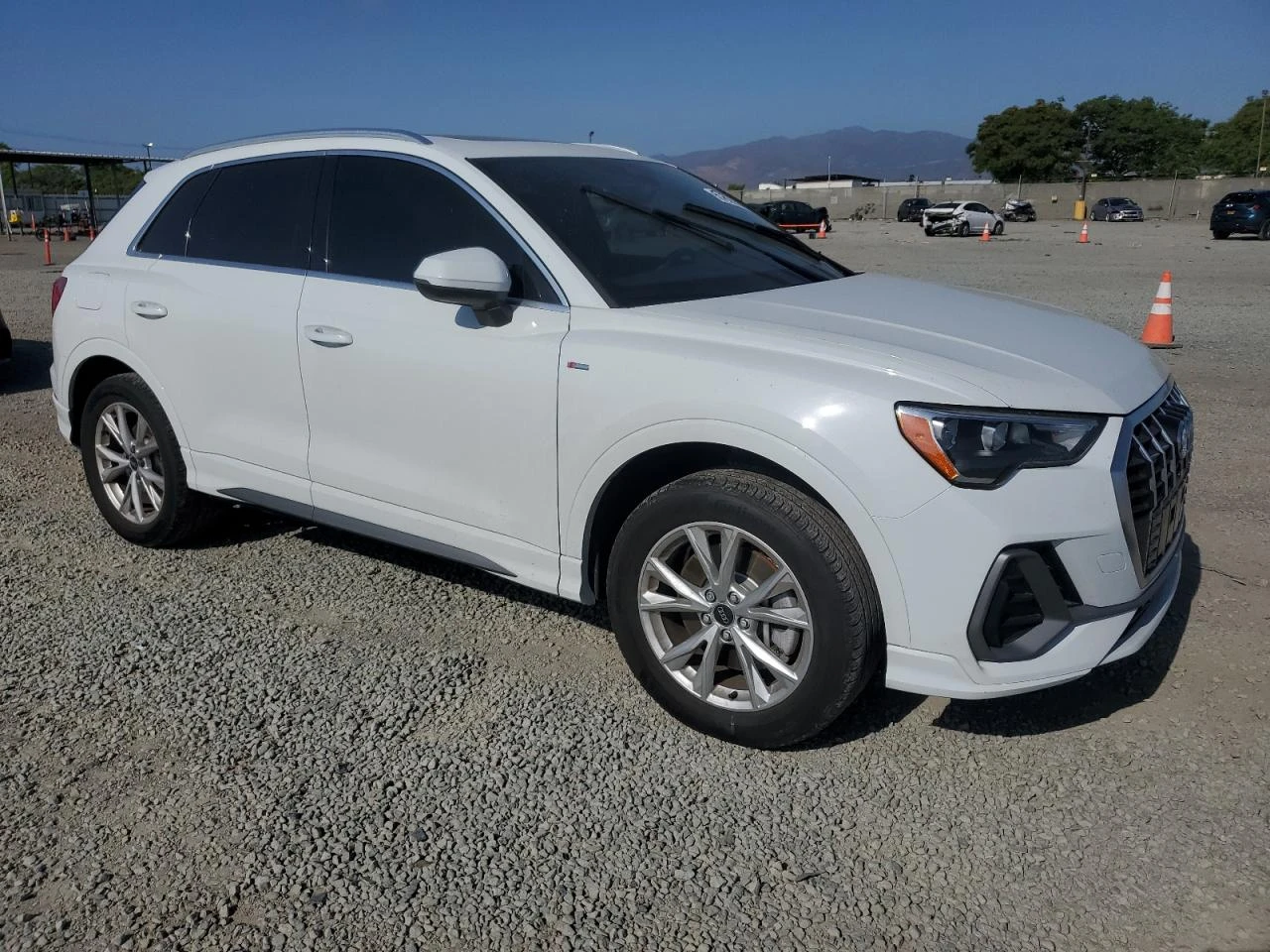 Audi Q3  PREMIUM S LINE 45 - изображение 5