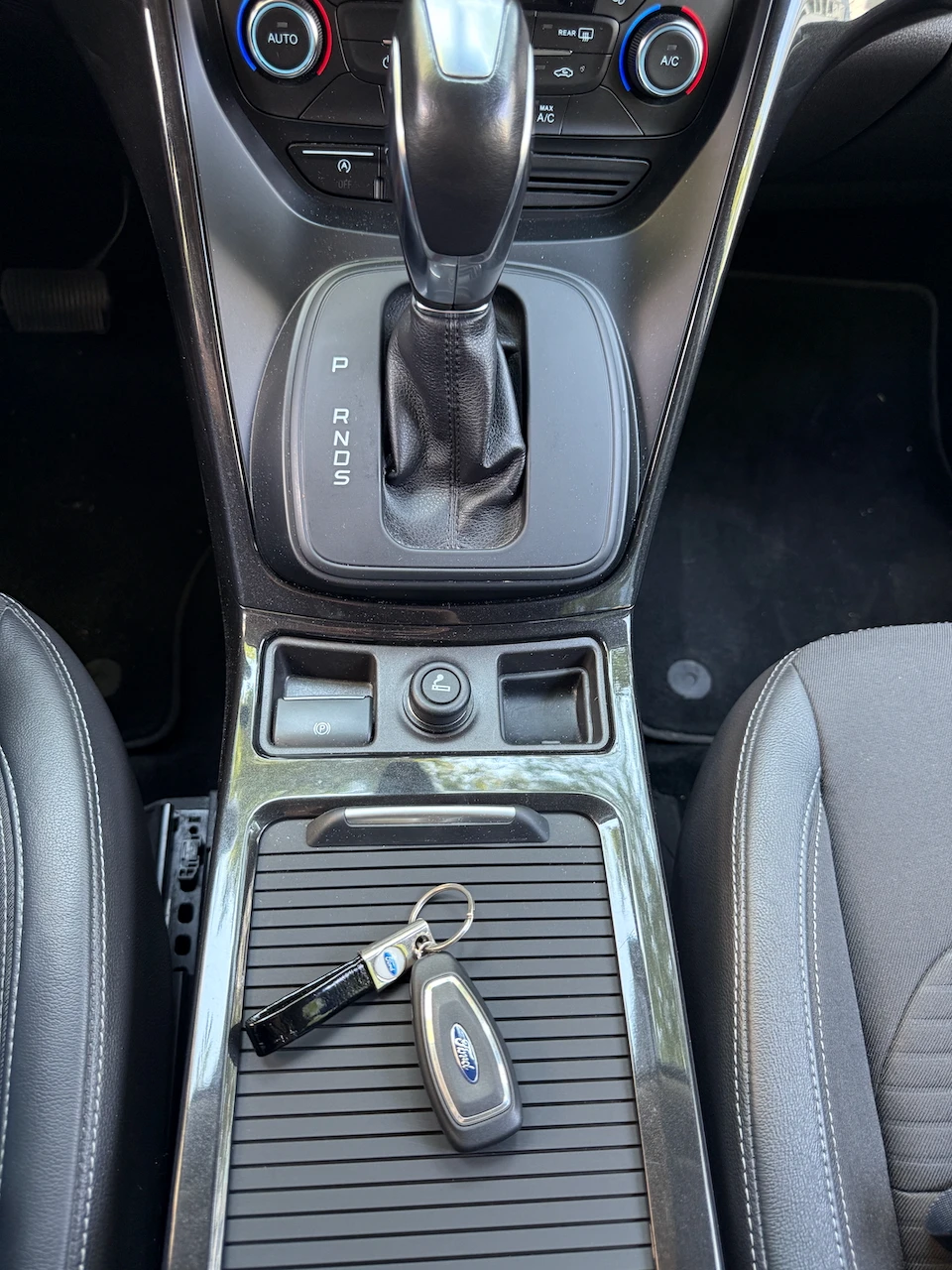 Ford Kuga 2.0 TDCi, AWD Titanium Plus - изображение 10
