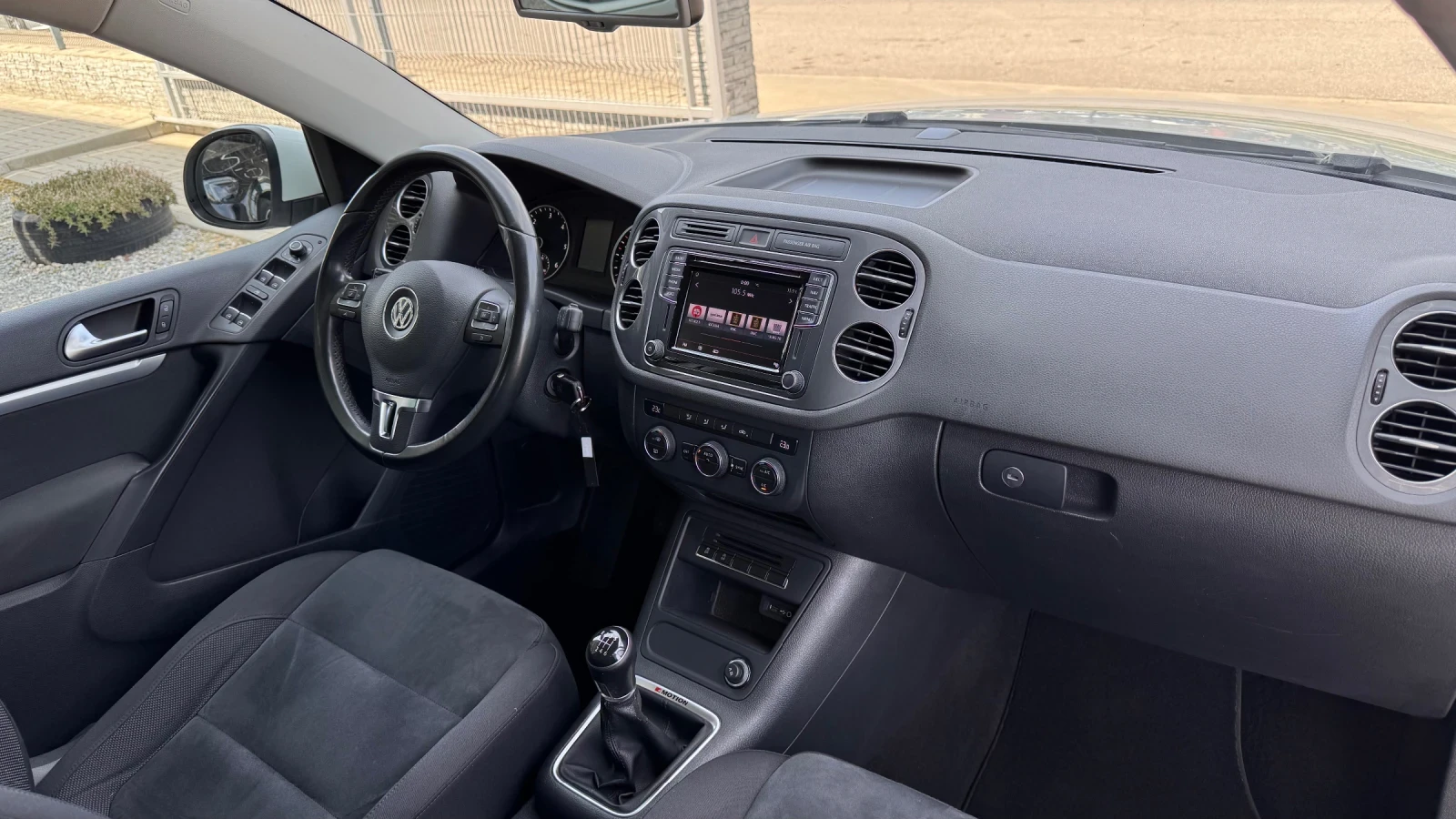 VW Tiguan 2.0TDI 150кс 4MOTION * 127хил.км* ПЕРФЕКТЕН* , снимка 12 - Автомобили и джипове - 53285122