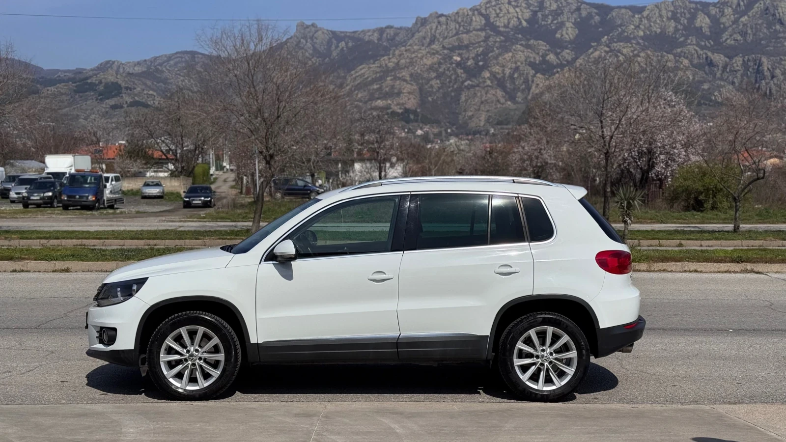 VW Tiguan 2.0TDI 150кс 4MOTION * 127хил.км* ПЕРФЕКТЕН* , снимка 2 - Автомобили и джипове - 53285122