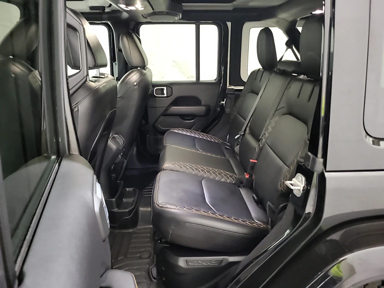 Jeep Wrangler Unlimited| High Altitude| 4x4| 2 Keys| 4WD|  | Mobile.bg � ����������� 14