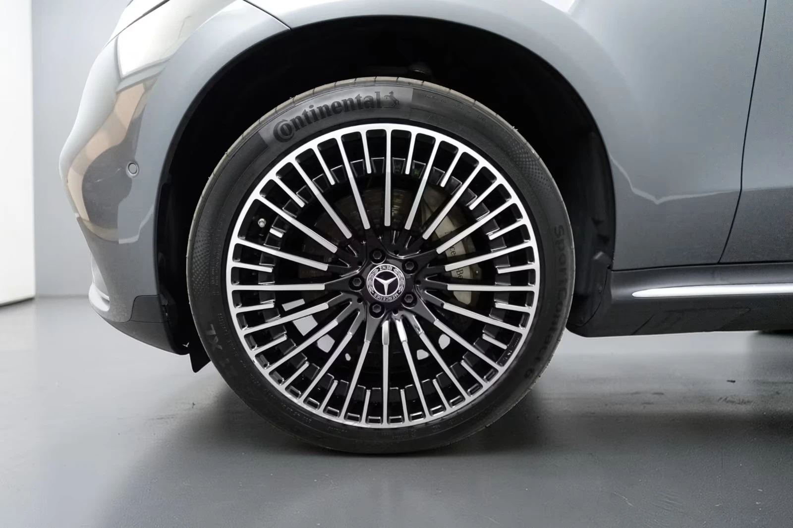 Mercedes-Benz EQC  400 4M AMG LINE , снимка 7 - Автомобили и джипове - 54679478