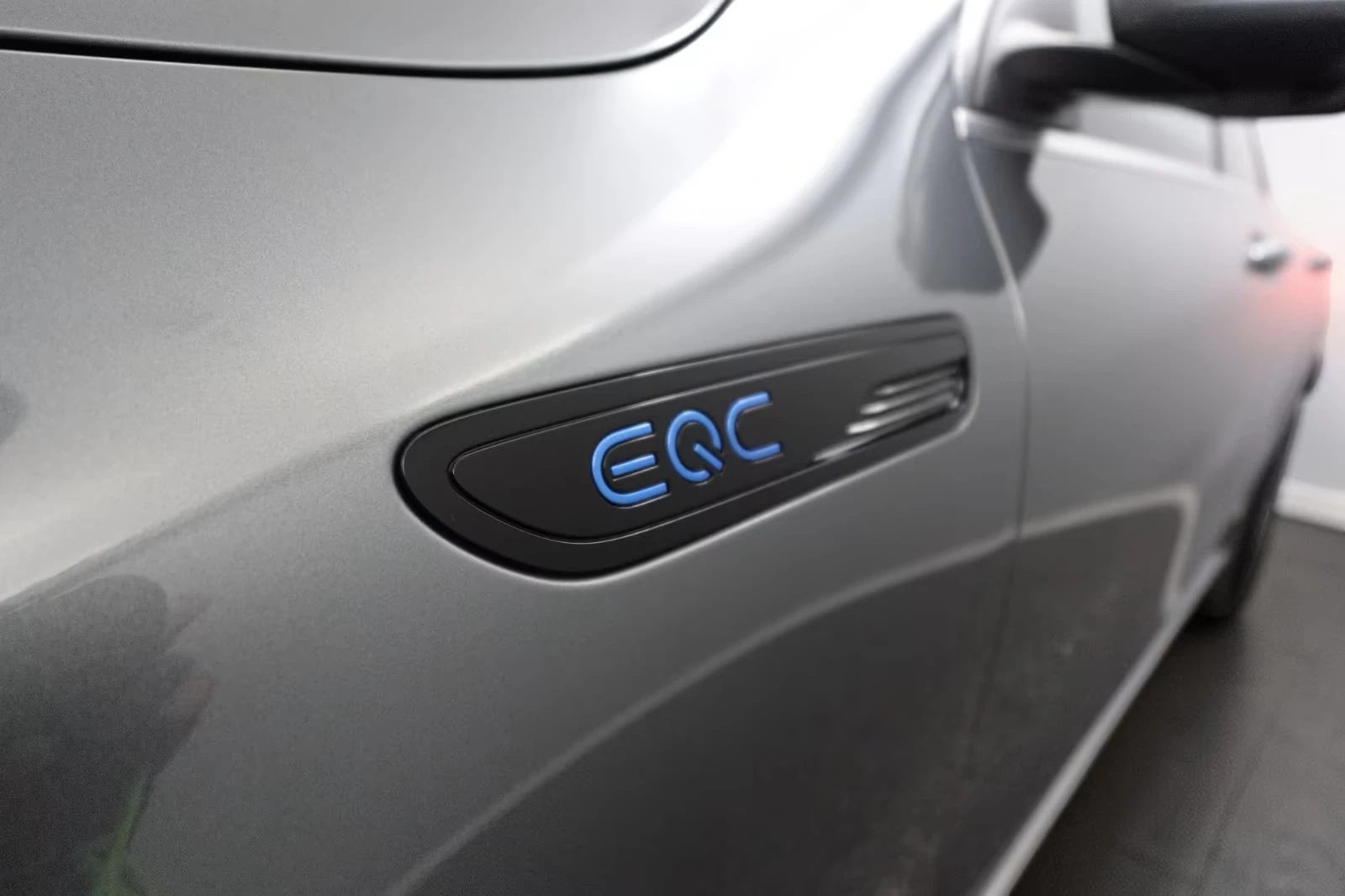 Mercedes-Benz EQC  400 4M AMG LINE , снимка 6 - Автомобили и джипове - 54679478